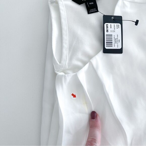 RW & Co. Short Sleeved Blouse White Front Pleats Lined Women's M NWT - Picture 6 of 8